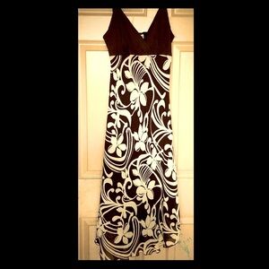 MAKE AN OFFER‼️Just in Thyme Long Sundress Size 4